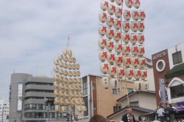 「秋田竿燈まつり」パレードの写真