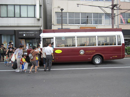ボンネットバスの写真
