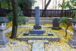 世良修蔵のお墓の写真