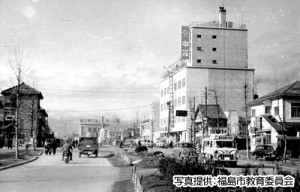 (4)「昭和32年の平和通り」（写真提供：福島市教育委員会）