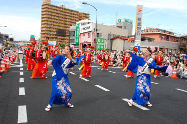 「盛岡さんさ踊り」パレードの写真