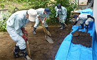 住宅地、家屋の除染の様子写真