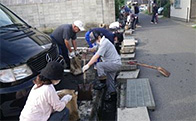 道路の除染の様子写真