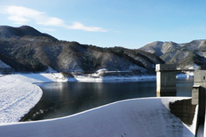 摺上川ダムの写真