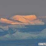 白夜の氷山の写真9